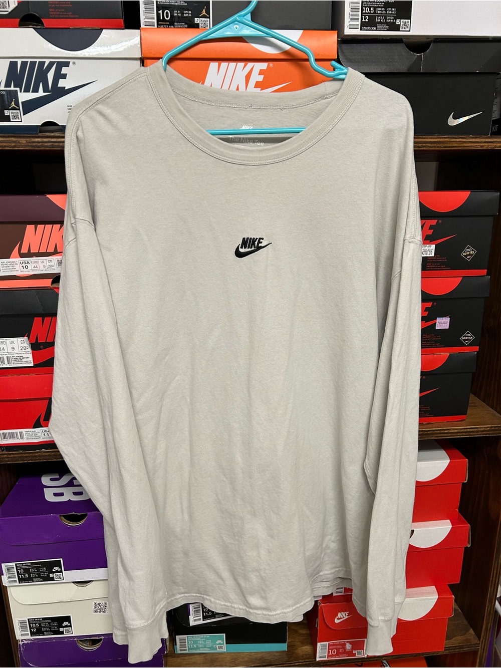 Nike essentials tee